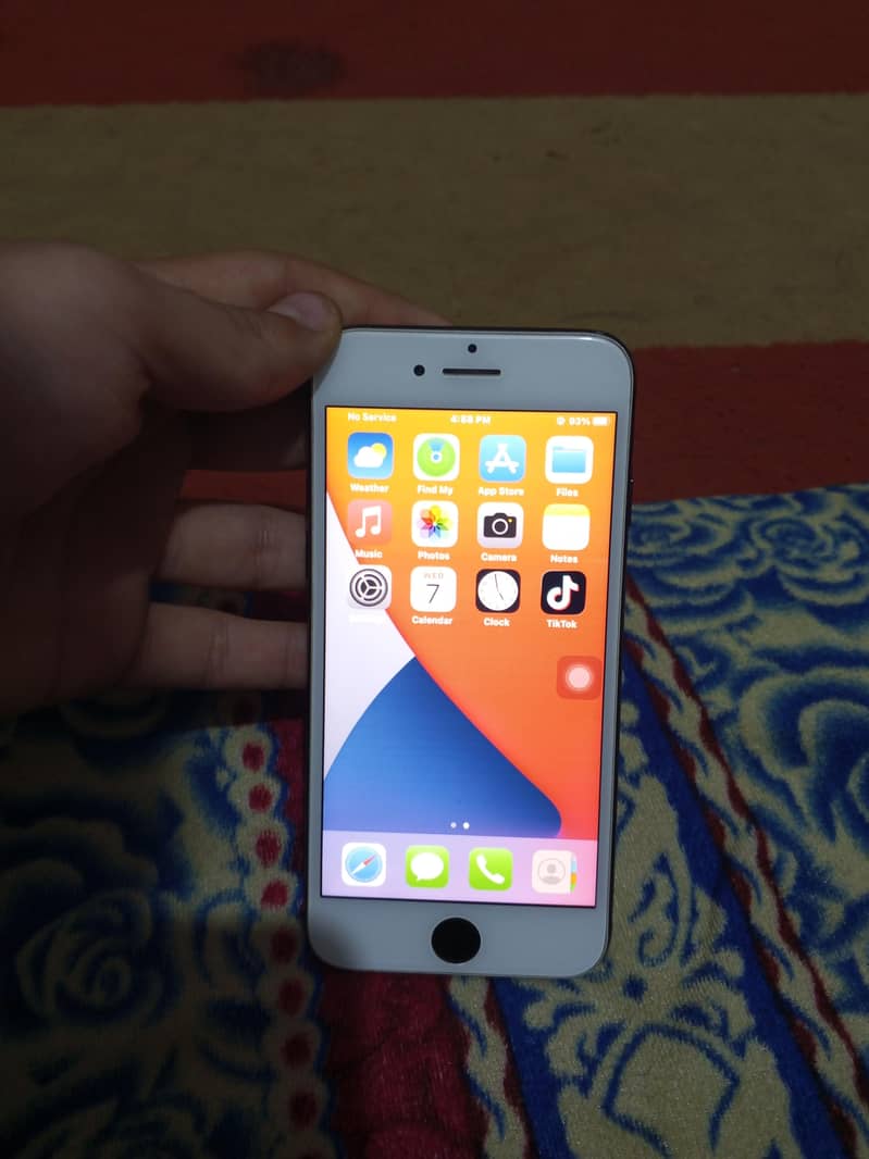 Apple iPhone 7 1