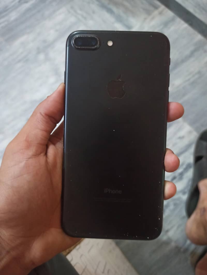 Apple iPhone 7 Plus 1