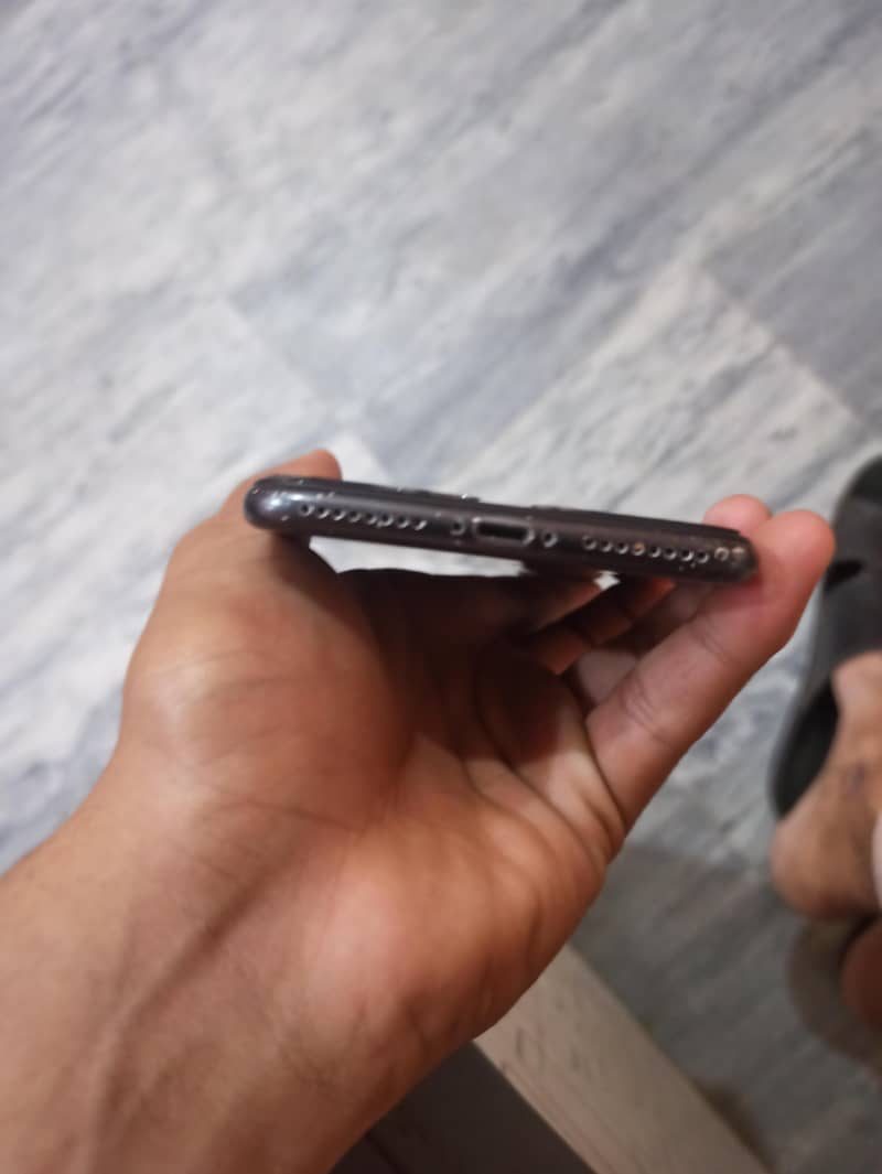 Apple iPhone 7 Plus 4