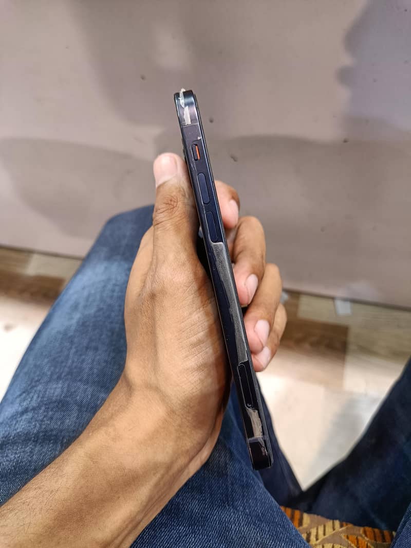 Apple iPhone 12 2