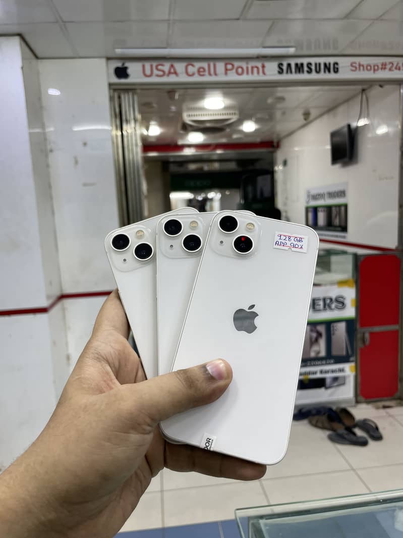 Apple iPhone 13 0