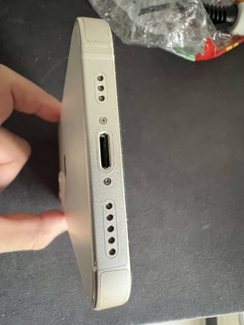 Apple iPhone 13 2