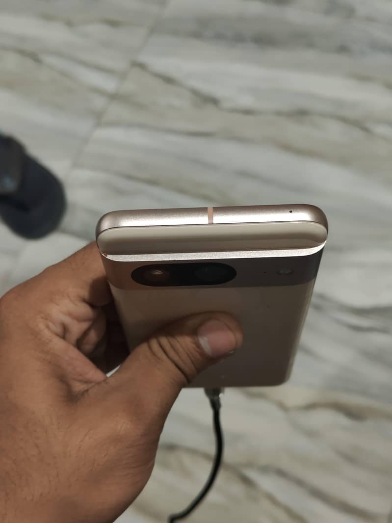Google Pixel 8 read ad!! 3