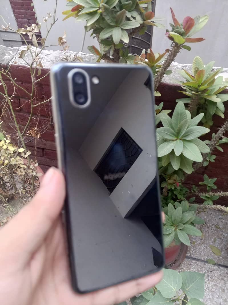 Sharp Aquos R3 1