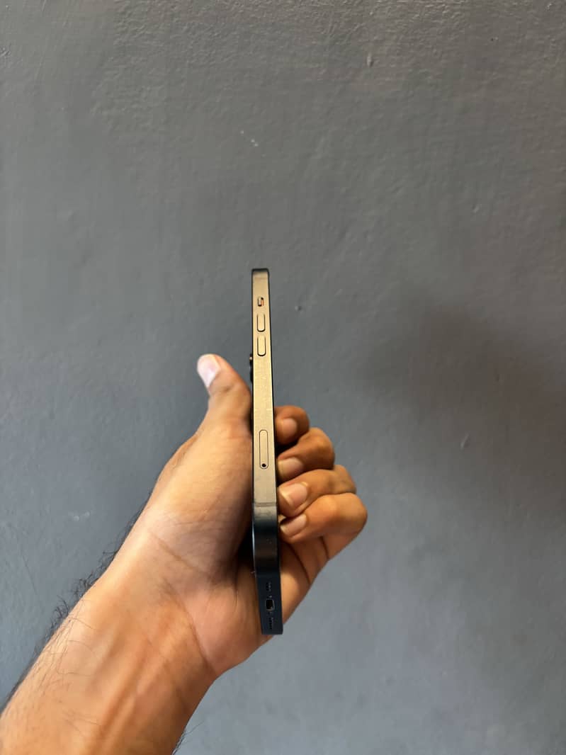 Apple iPhone 14 3