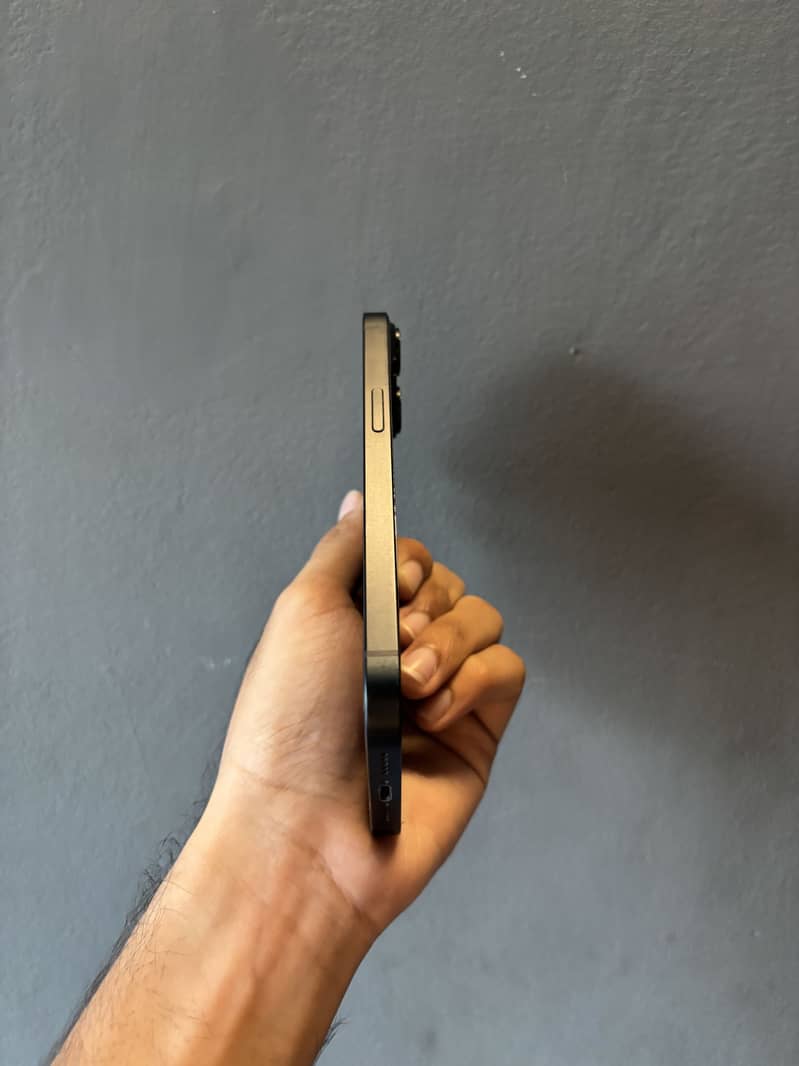 Apple iPhone 14 4