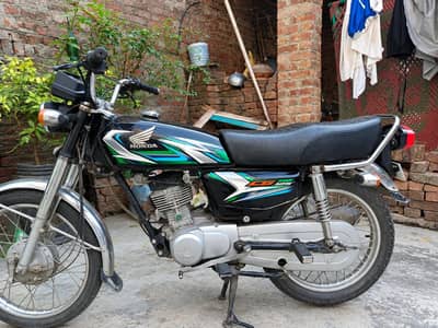 Honda 125cc Punjab nmbr condition 10by9 Total genius  03427664438 whtp