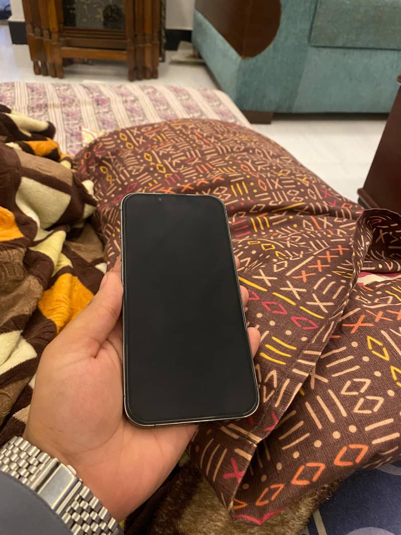 Apple iPhone 13 Pro 4