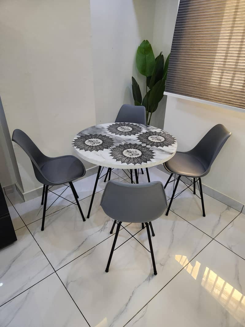 dining table with 4 chairs 0