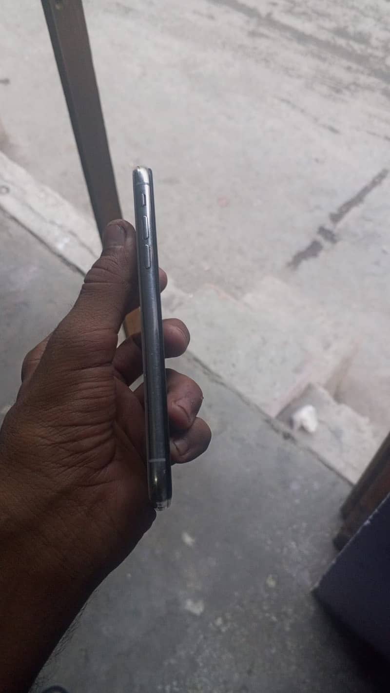 Apple iPhone X 03020002633 5