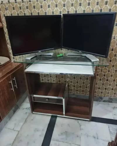 Computer table for sale