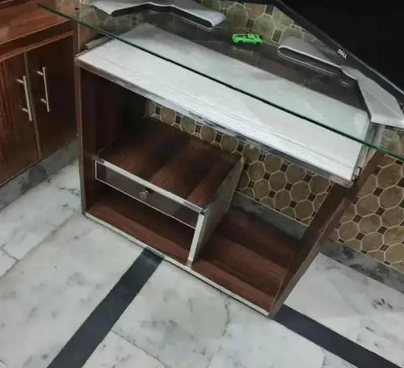 Computer table for sale 2