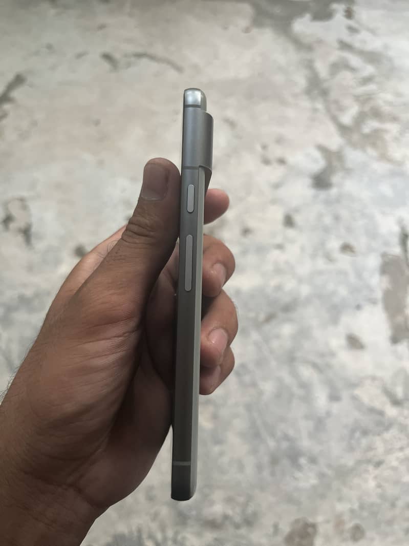 Google Pixel 8 5