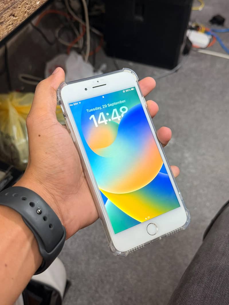 Apple iPhone 8 Plus 0