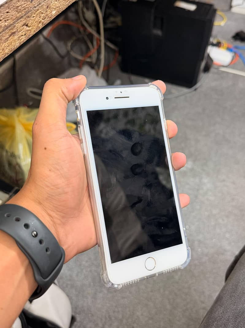 Apple iPhone 8 Plus 4