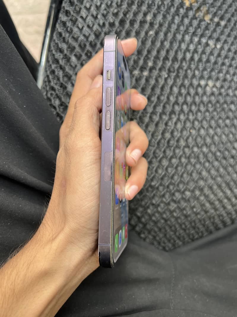 Apple iPhone 14 Pro 1