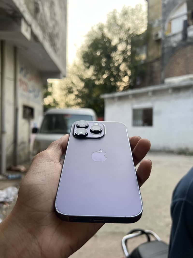Apple iPhone 14 Pro 2