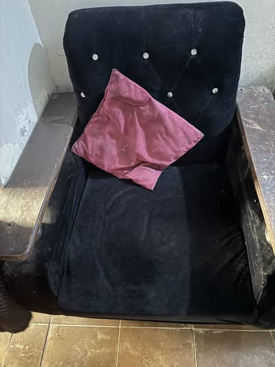 Sofa set normal condition urgent sale