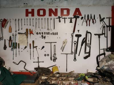 Running Shop Setup / Workshop with Spare Parts for Sale