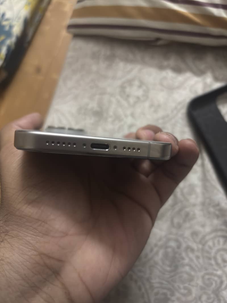 Apple iPhone 15 Pro Max 5