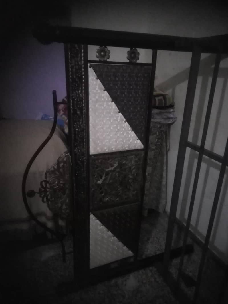 Iron Bed 0