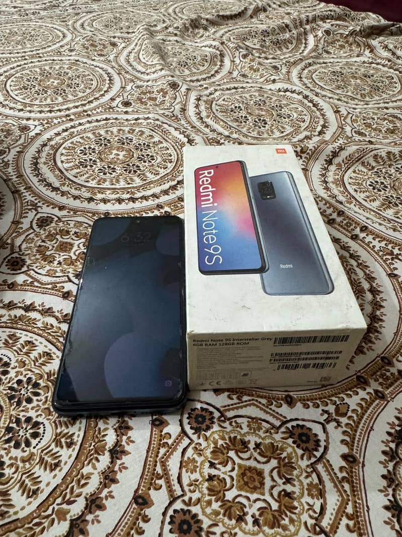 Xiaomi Redmi Note 9S 0