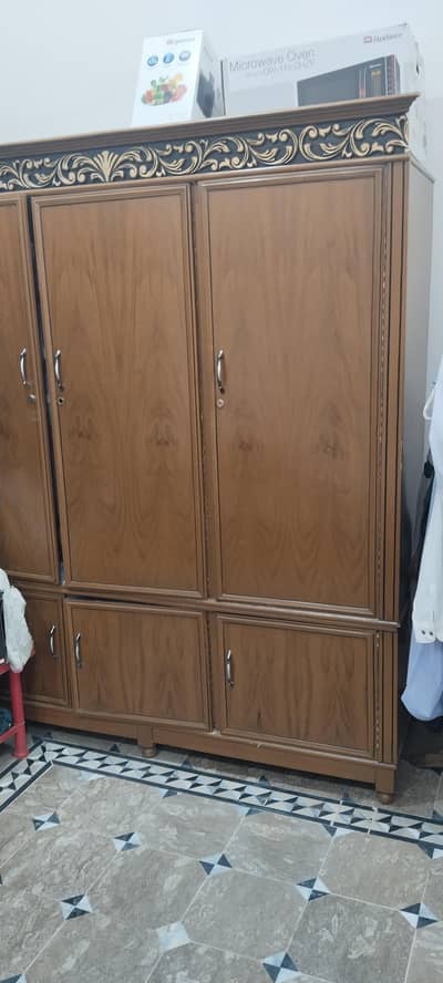 furniture for se in new condition Kuch din use hua Jai bed set, almari