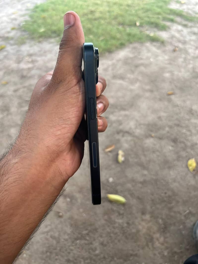 Apple iPhone 14 4
