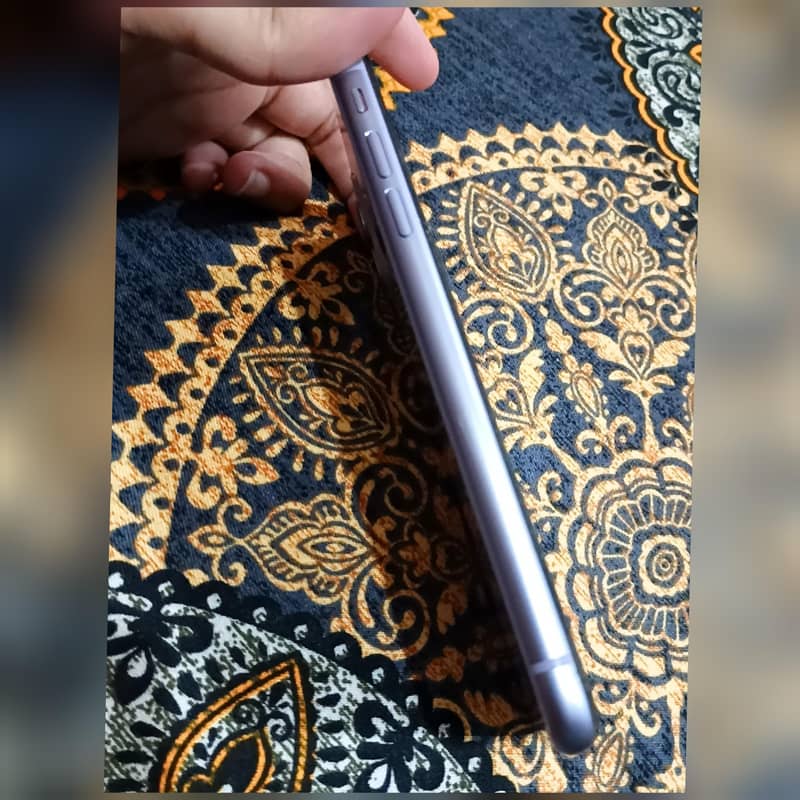 Apple iPhone 11 6