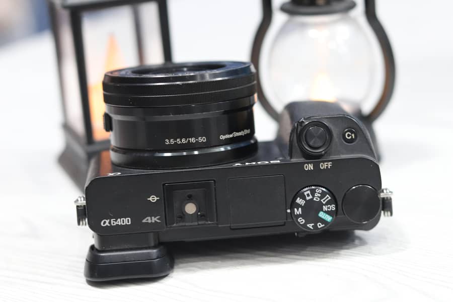 Sony Alpha A6400 2