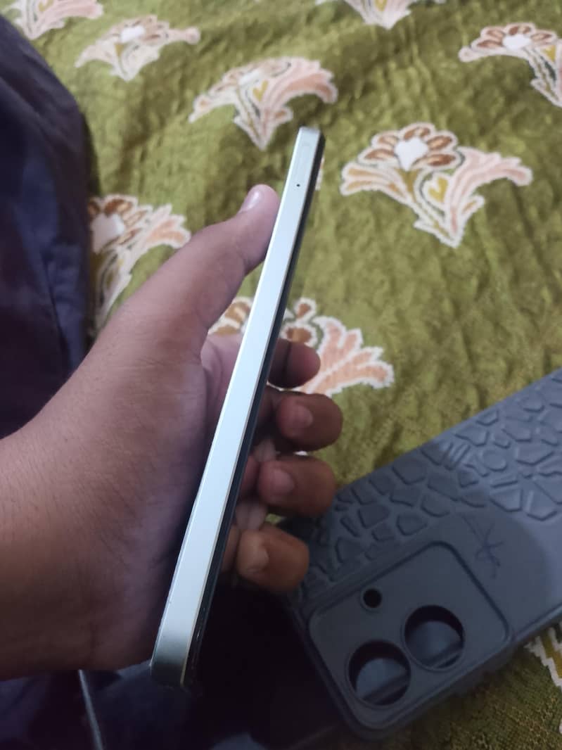 Realme Note 60x 4