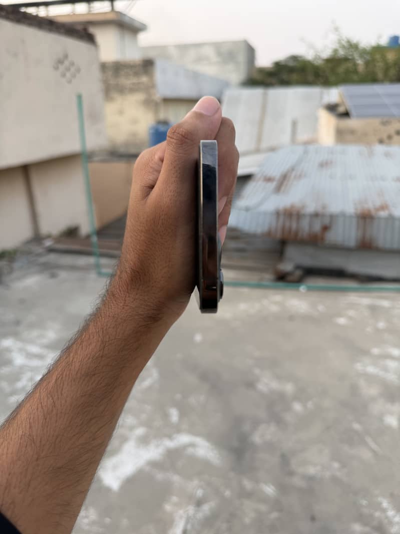Apple iPhone 12 Pro Max 4