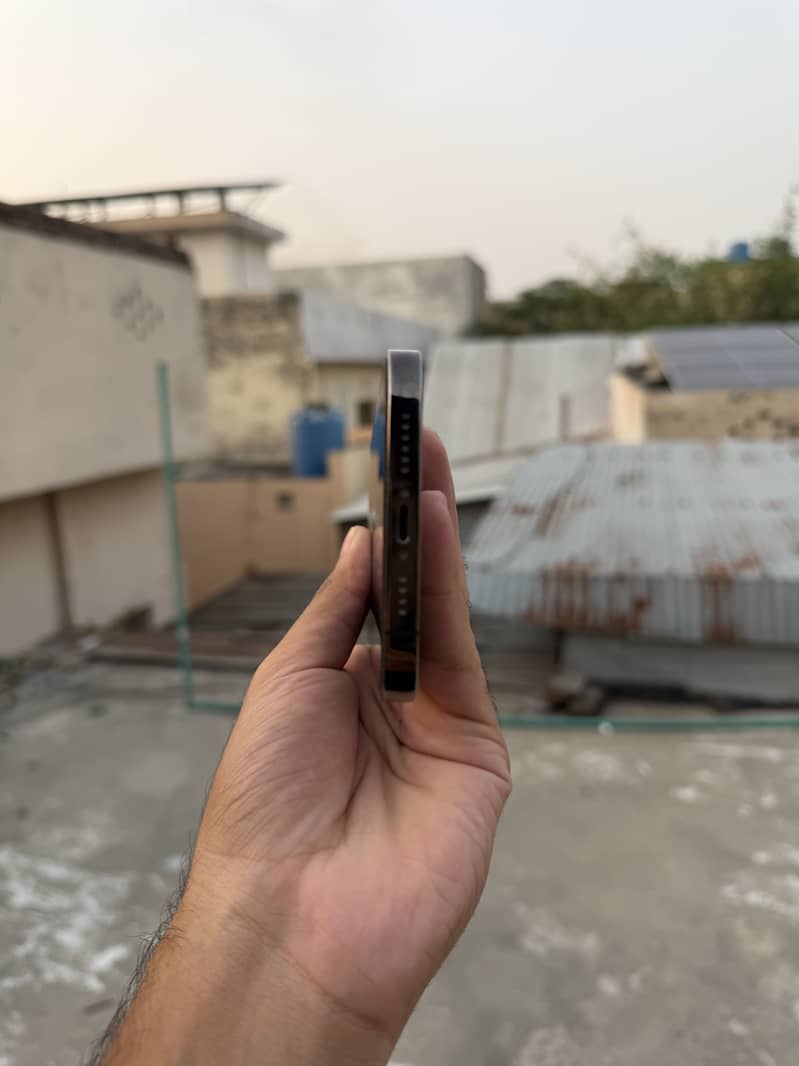 Apple iPhone 12 Pro Max 5