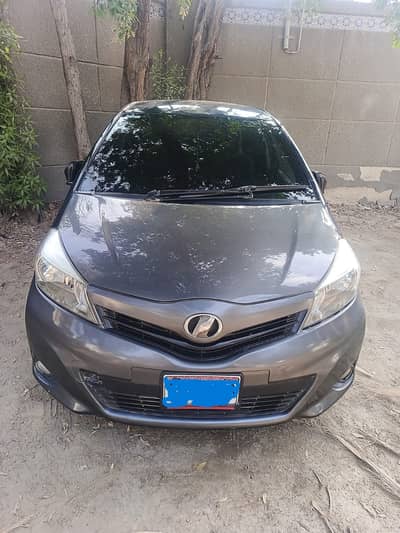Toyota Vitz 2013/14 - Impeccalby Geniune - Buy & Drive