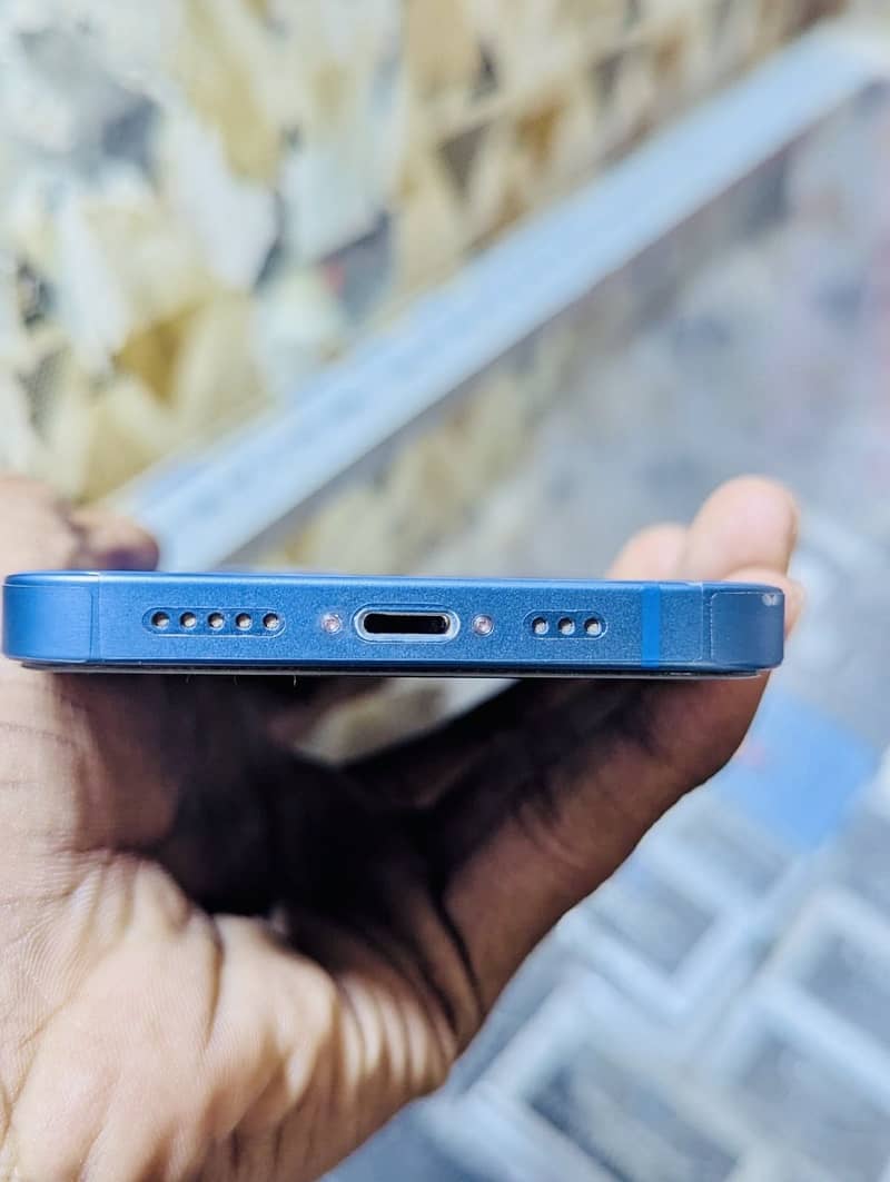 Apple iPhone 13 1