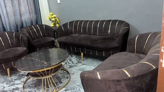 7 siter sofa set without table condition 10/10 arjent sell