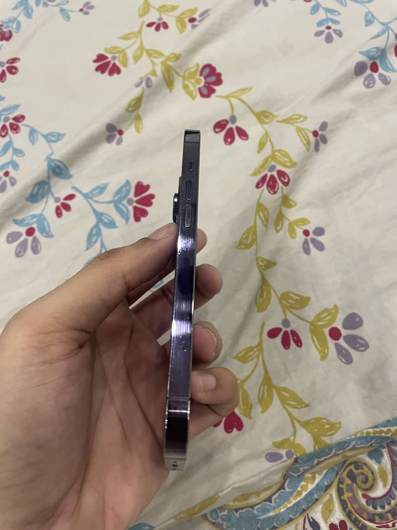 Apple iPhone 14 Pro 2