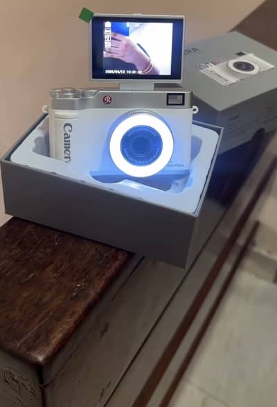 Flip Screen Digital Camera With LED Fill Light Q07
