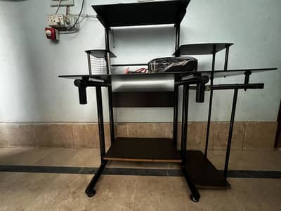 Computer desk
