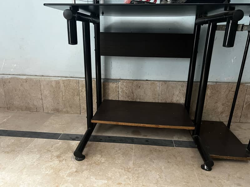 Computer desk 1