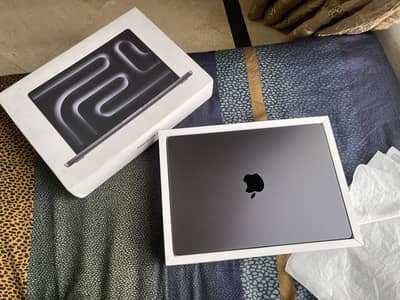 Macbook M3 Pro — 18/512 — 10/10 — With full box
