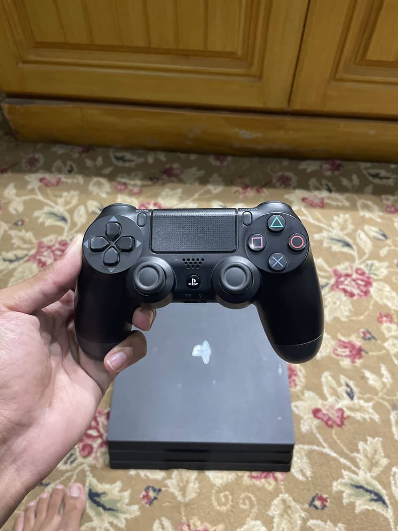 PS 4 PRO 1