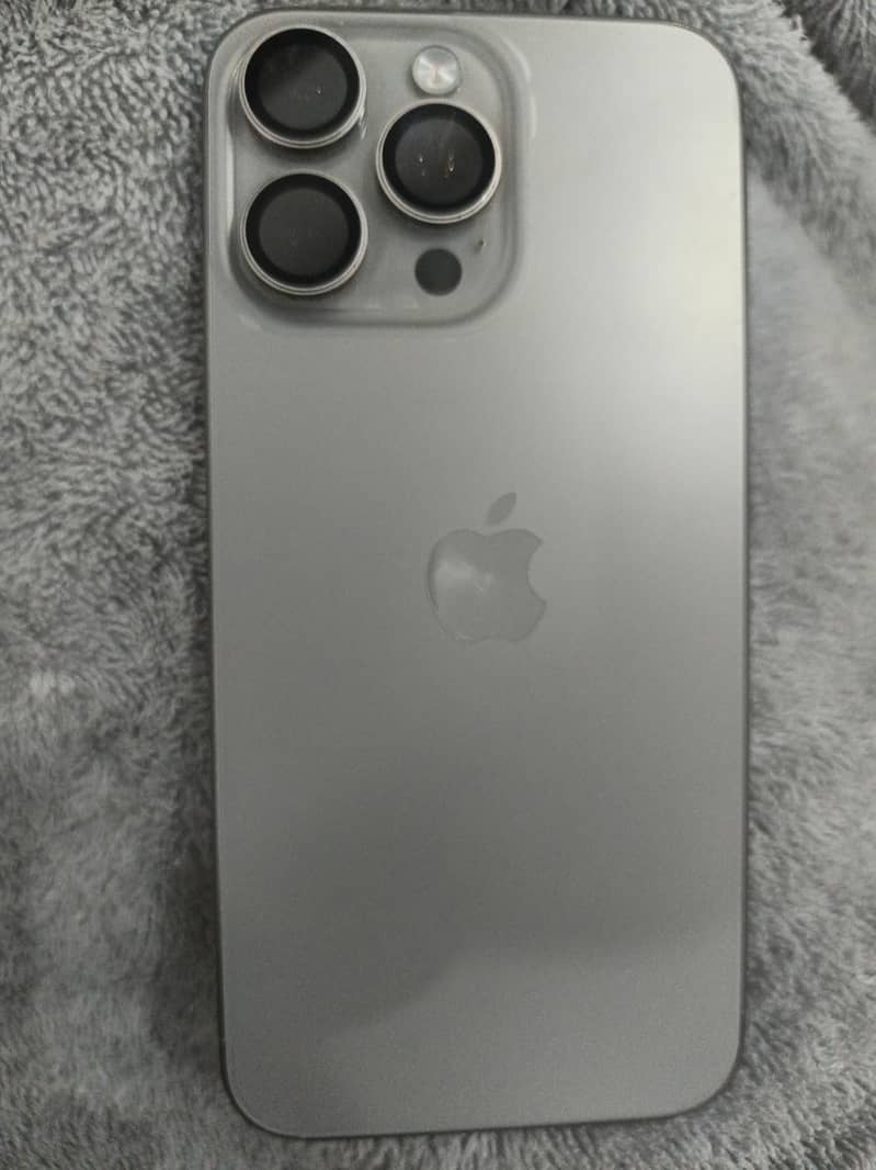 Apple iPhone 15 Pro Max 0