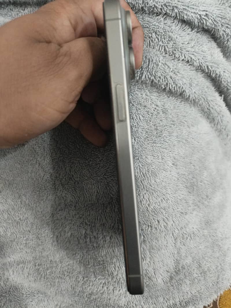 Apple iPhone 15 Pro Max 1