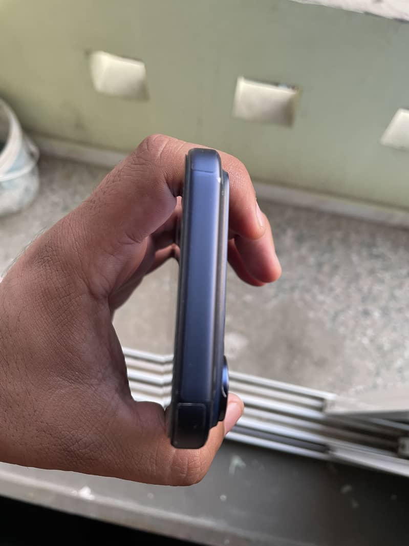 Apple iPhone 17 Pro Max 4