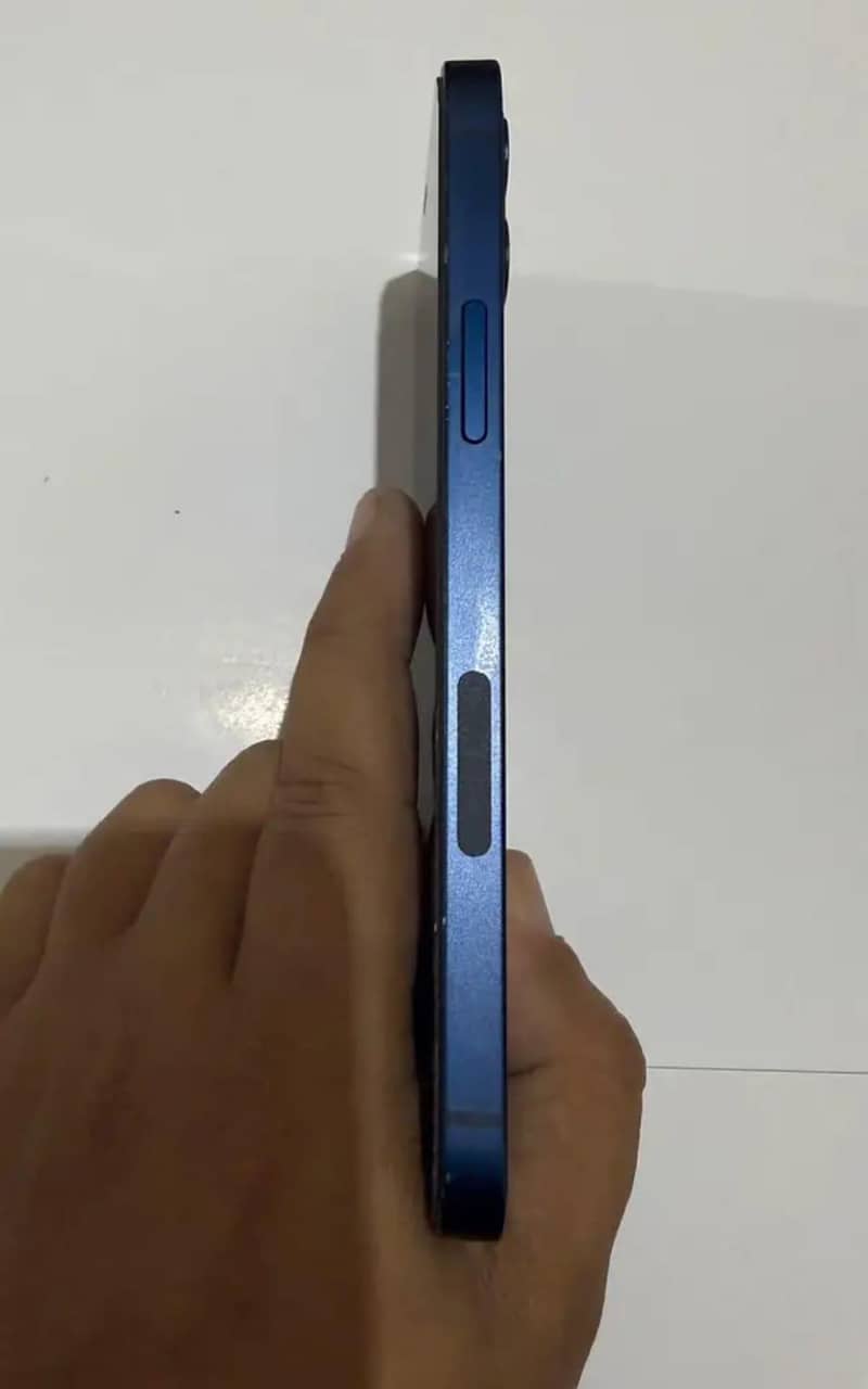 Apple iPhone 12 3