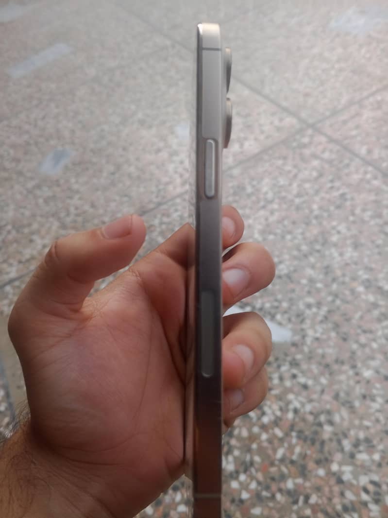 Apple iPhone 14 Pro Max 1