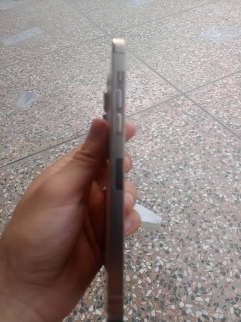 Apple iPhone 14 Pro Max 3