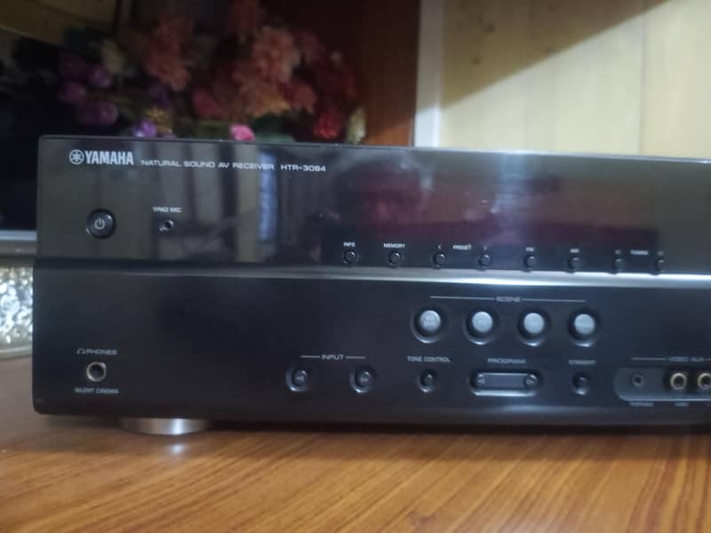 YAMAHA AMPLIFIER 2