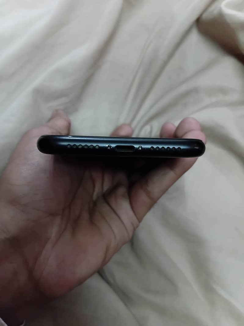Apple iPhone XR 3